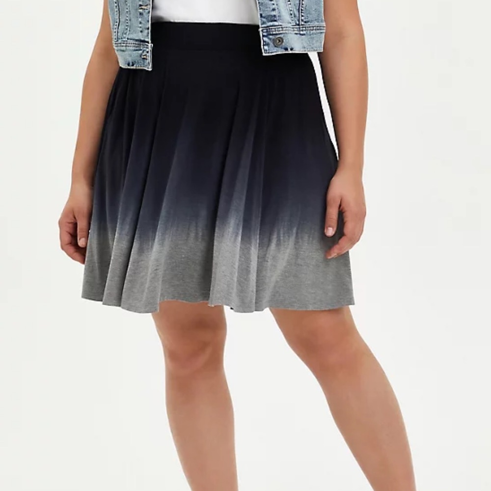 Torrid Skater Skirt 5X - Super Soft Dip Dye Black & Gray